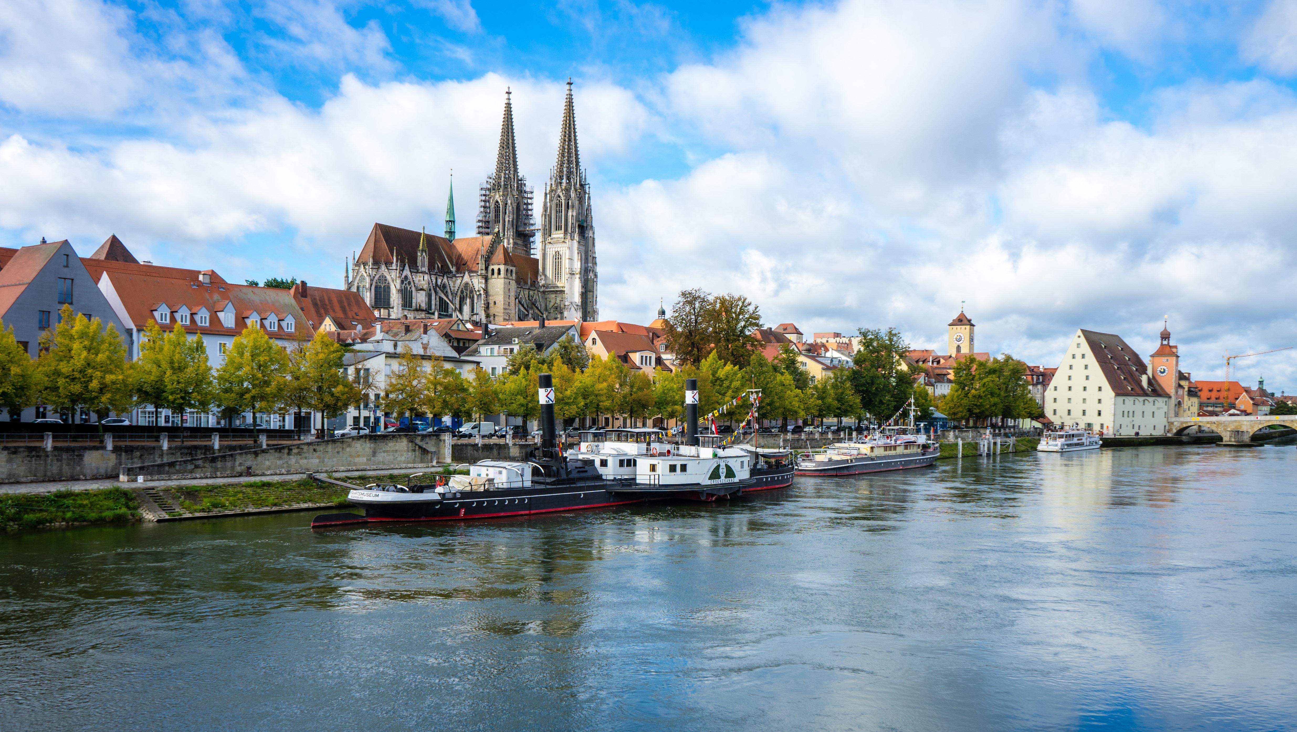 Stadtansicht von Regensburg – Ausgangspunkt für Ihre Sportwagen-Reise